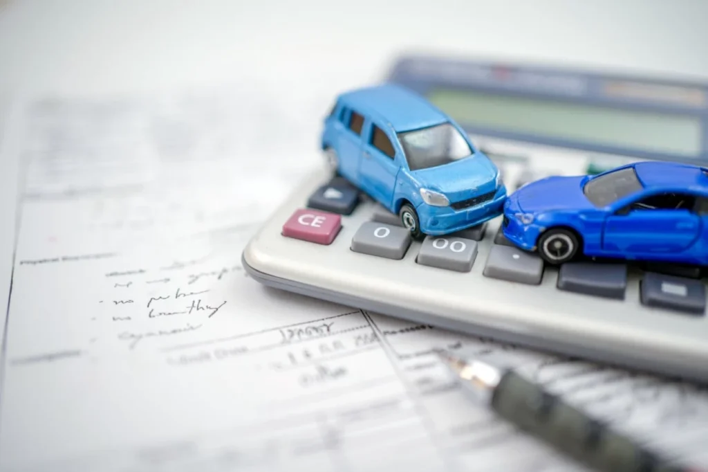 What is the difference between third party insurance and body insurance in terms of coverage and obligations
